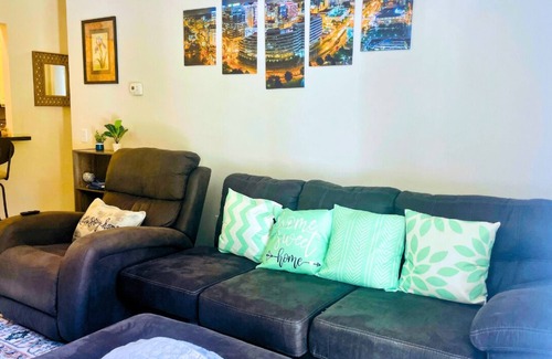 West Freemason Apartment | ONE BEDROOM Cozy Downtown Norfolk Apt w/patio