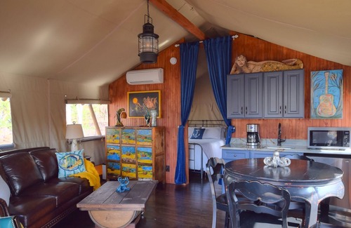 Dadeville Cabin | One Bedroom Luxury Glamp, deck, private Hot Tub at The Destination Resort