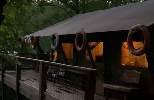 Dadeville Cabin | One Bedroom Luxury Glamp, deck, private Hot Tub at The Destination Resort