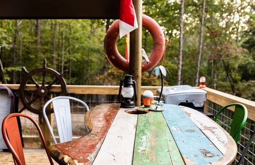 Dadeville Cabin | One Bedroom Luxury Glamp, deck, private Hot Tub at The Destination Resort