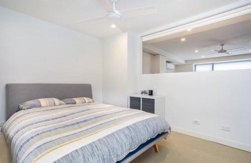 North Sydney Apartment | One Bedroom Self Catering Eden