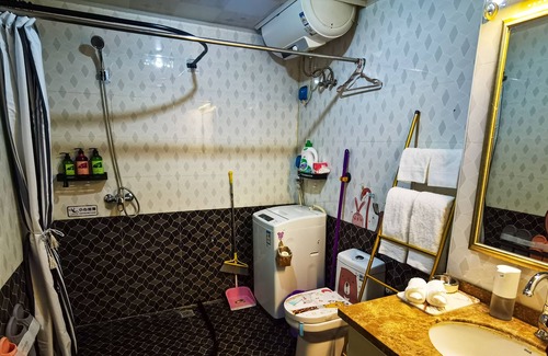Hohhot Apartment | One Bedroom Studio Apartment in Hohhot CBD CITYMALL King Size Bed