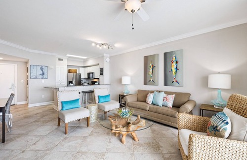 El Centro Beach Condo | One King master and LR on beach, 2 Baths, Near Pier Park, Free Beach Chairs