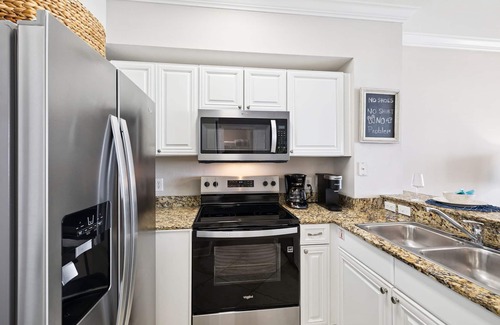 El Centro Beach Condo | One King master and LR on beach, 2 Baths, Near Pier Park, Free Beach Chairs