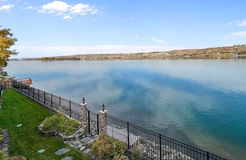 Pierre Cabin | One-Of-A-Kind 5,100 Sq. Ft. Waterfront Property by Pierre w/ Riverside View!