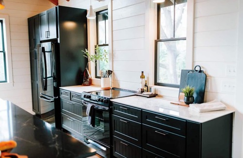 Clayton Cabin | One of a Kind Meadowstream Lodge for 10 Walk Downtown SwimSpa Pool Hot Tub Combo