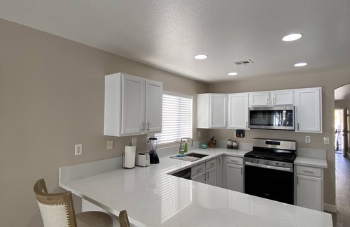 Enterprise House | One story, 3bedrooms. 15 min from Strip. Quiet & and safe.