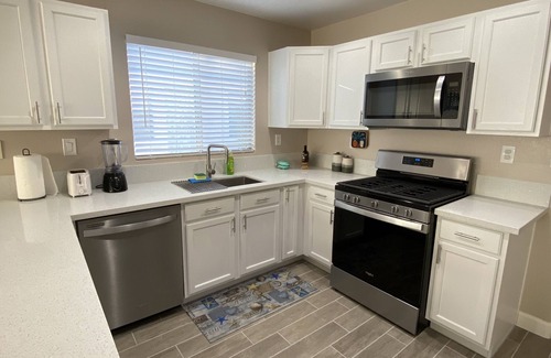 Enterprise House | One story, 3bedrooms. 15 min from Strip. Quiet & and safe.