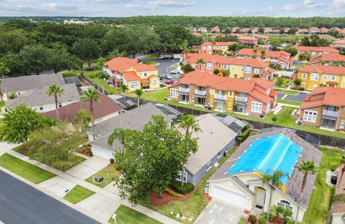 Lake Berkley House | One-Story Home + Private Pool