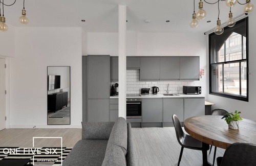 Birmingham City Centre Apartment | OneFiveSix Unique ApartHotel 2 Bed