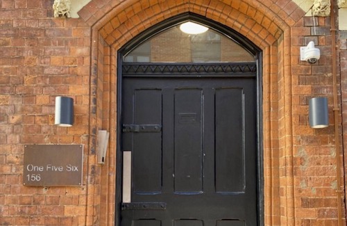 Birmingham City Centre Apartment | OneFiveSix Unique ApartHotel 2 Bed