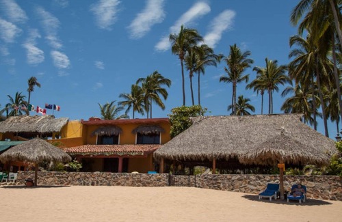 Chacala House | ONLY HOUSE ON THE SAND /SLEEPS 9 @ $ 51.00 a night per person