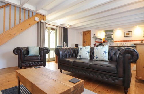 Mullion Cottage | OOFOO’S BARN, pet friendly, character holiday cottage in Mullion