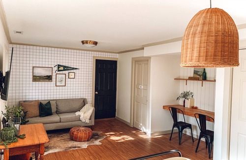Miller Southside House | OPEN for VT Football 2025! Steps to Lane & VT 6 bed Historic Home
