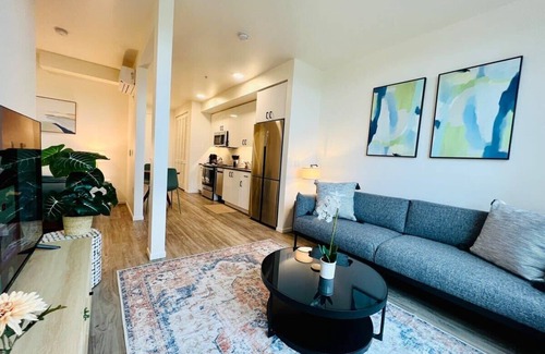 Clawson Apartment | Open One-Bedroom in West Oakland