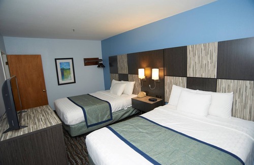 Sandwich Hotel | Open year round - Family friendly rooms - 5 minutes from beach area.