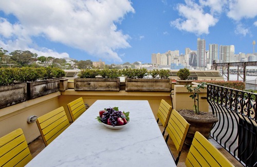Balmain House | Opera House, Sydney Harbor Bridge within minutes from here. See photo map