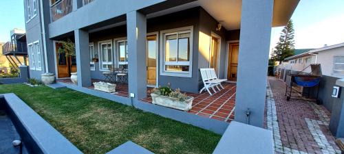 De Kelders House | Oppikoppi De Kelders