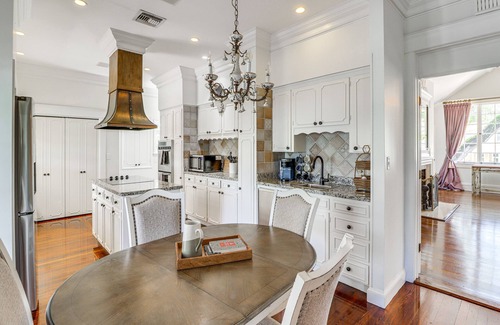 Historic District House | Opulent Ocala Mansion w/Private Pool & Hot Tub!