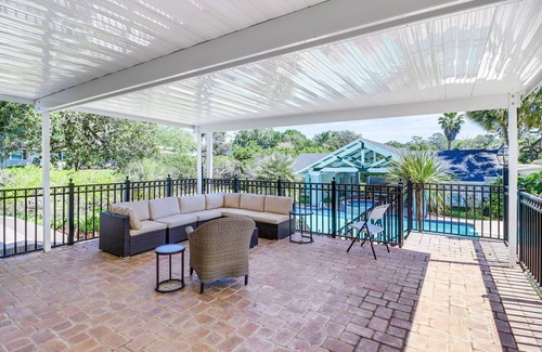 Historic District House | Opulent Ocala Mansion w/Private Pool & Hot Tub!