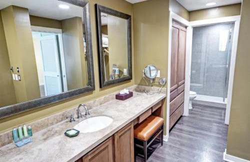 Paradise Valley Village Resort | Orange Tree Resort