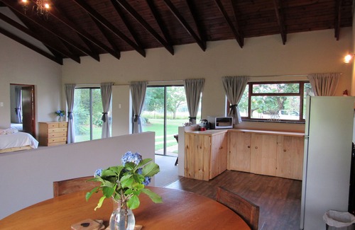 Cathkin Park Apartment | Orchard Manor Honeymoon Suite