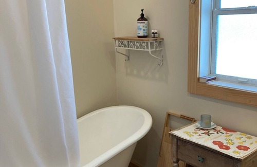 Norwalk Apartment | Orchard Studio: A Peaceful & Serene Retreat Near Hiking & Biking