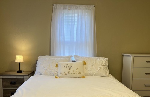 Macomb Apartment | Orchid nice one bedroom apartment.