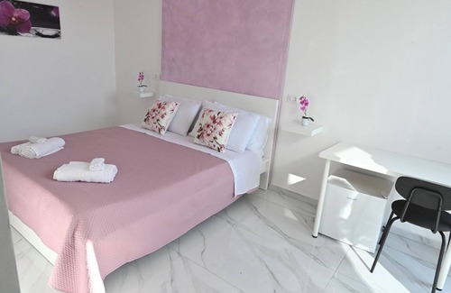 Mount Vesuvius - Pompei House | OrchiDea room with balcony.