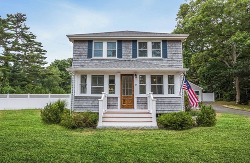 Osterville House | Osterville Village - New Pool Large Yard + Outdoor Entertaining Area