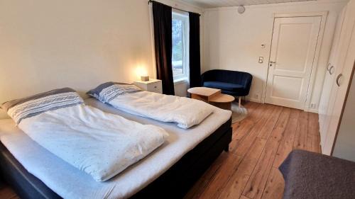 Aurland Apartment | Otnes Fjordside - Large 80m2 860sqft