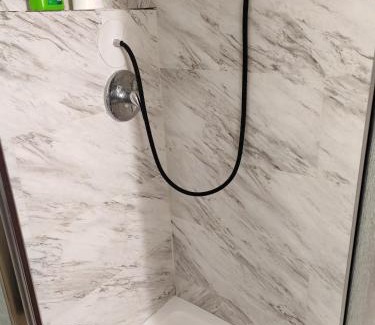 Sandy Hill House | Ottawa University center near train Station & Parliament