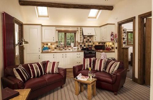 Woodmansey Cottage | Otter Cottage Sleeps 4 (2 Bedrooms)