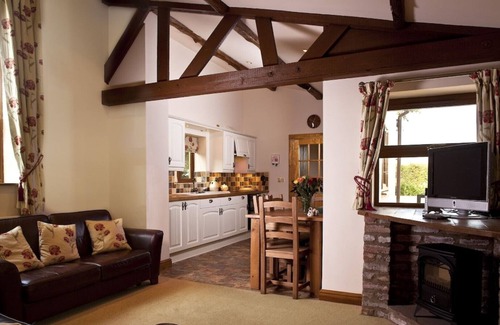 Woodmansey Cottage | Otter Cottage Sleeps 4 (2 Bedrooms)