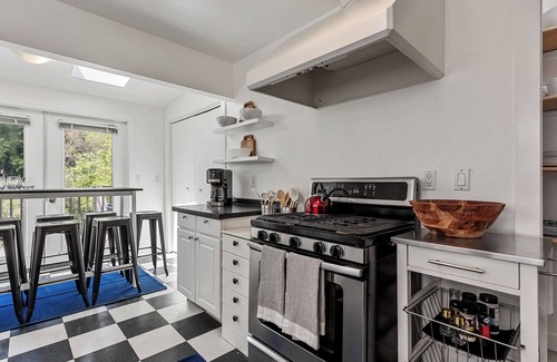 Guerneville Cabin | Otter's Landing ~ Families and Friends, Riverfront Getaway, Dog Friendly