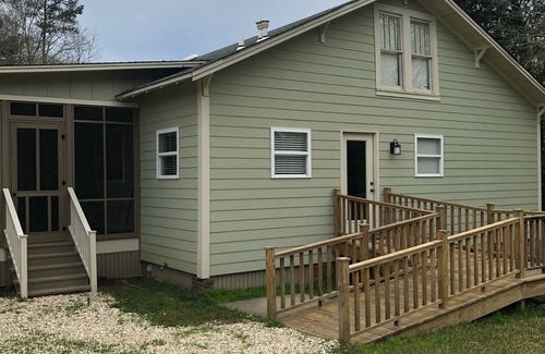 Laurel House | Our Little Farmhouse is a treat you are sure to enjoy.