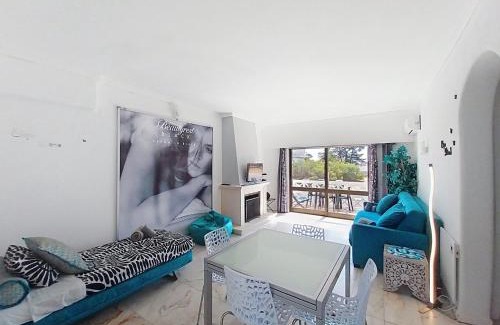 Areias de Sao Joao Apartment | OURA WHITE VIEW Beach 2 min walk sea