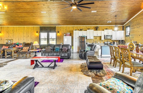 Fountain Cabin | Outdoor Entertainment Area: Fountain Family Home!