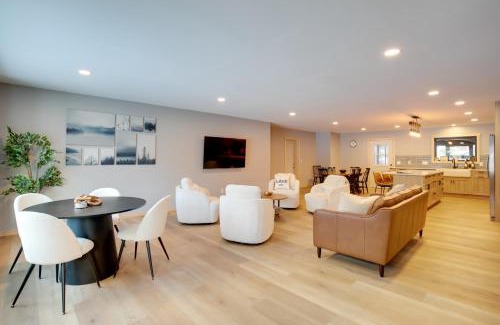 Eagle River House | Outdoor Wet Bar Spacious Eagle River Retreat!