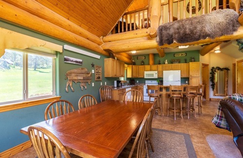 Rapid City Cabin | Outlaw Inn | 3 Bed, 2 Bath