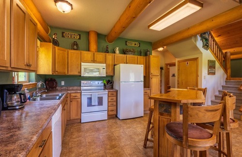 Rapid City Cabin | Outlaw Inn | 3 Bed, 2 Bath