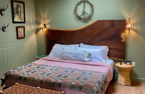 Highlands Hotel | Outpost Inn