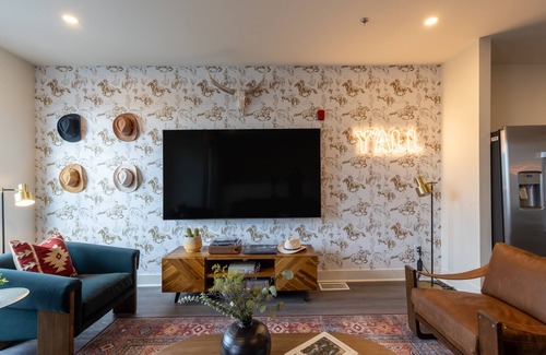 Five Points House | Outrider | Modern Music City Penthouse Sleeps 22