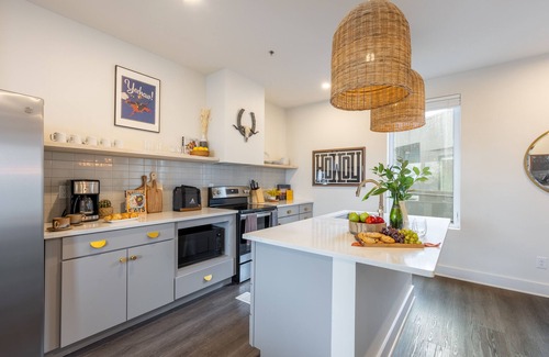 Five Points House | Outrider | Modern Music City Penthouse Sleeps 22