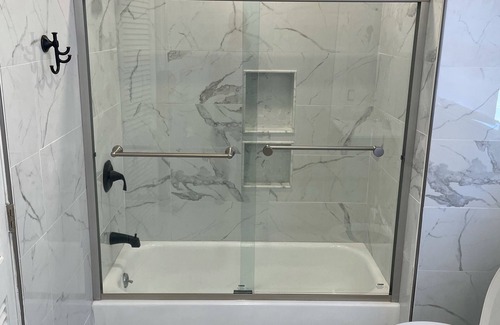 Columbia Bed & Breakfast | Over 3500 sq ft! All 4BRMs with TVs! 9 Beds for up to 12 Guests!