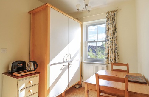 Over Cottage | OVER VILLAGE STUDIO, character holiday cottage in Over