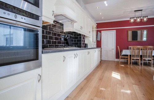 Mumbles House | Overland Road – 4 Bedroom House – Mumbles