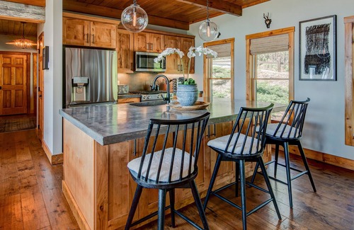 Blowing Rock Cabin | Owls Nest - Pool Table, hot tub, views, Indoor & Outdoor Fireplaces