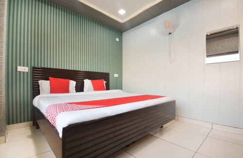 Patiala Hotel | OYO 16515 Hotel Bombay Residency
