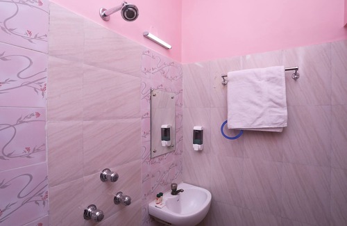 Sector II Hotel | OYO 26595 Silver Leaf